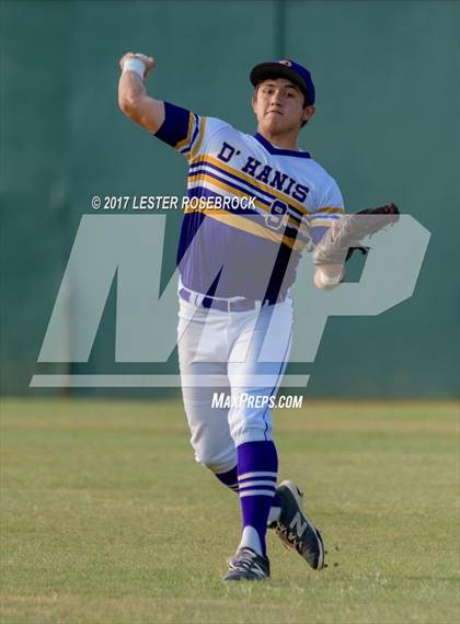 Thumbnail 3 in Medina vs. D'Hanis (UIL 1A Regional Quarterfinal) photogallery.