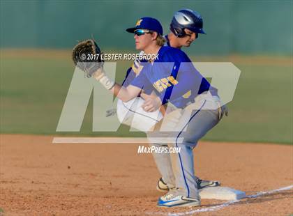 Thumbnail 2 in Medina vs. D'Hanis (UIL 1A Regional Quarterfinal) photogallery.