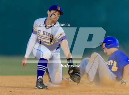 Thumbnail 3 in Medina vs. D'Hanis (UIL 1A Regional Quarterfinal) photogallery.