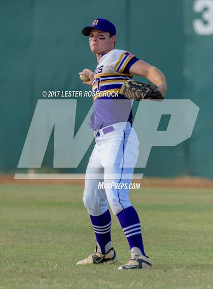 Thumbnail 3 in Medina vs. D'Hanis (UIL 1A Regional Quarterfinal) photogallery.