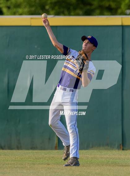 Thumbnail 2 in Medina vs. D'Hanis (UIL 1A Regional Quarterfinal) photogallery.