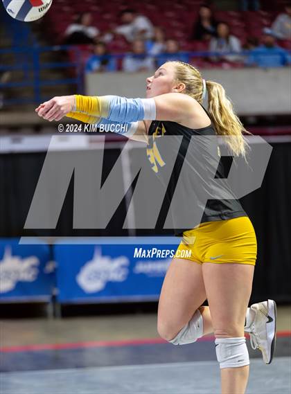 Thumbnail 3 in Oak Glen vs. South Harrison (WVSSAC Class AA Quarterfinal) photogallery.