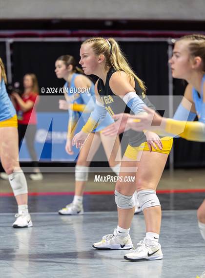 Thumbnail 1 in Oak Glen vs. South Harrison (WVSSAC Class AA Quarterfinal) photogallery.
