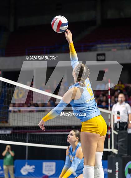 Thumbnail 2 in Oak Glen vs. South Harrison (WVSSAC Class AA Quarterfinal) photogallery.
