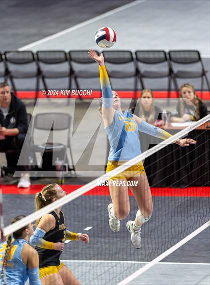 Thumbnail 2 in Oak Glen vs. South Harrison (WVSSAC Class AA Quarterfinal) photogallery.