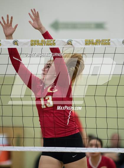Thumbnail 3 in Pleasant Valley vs. Chico (NSCIF D2  Final) photogallery.