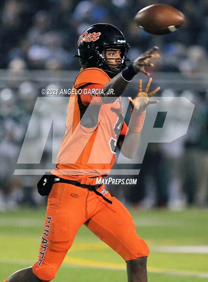 Thumbnail 2 in Pittsburg @ De La Salle (CIF NCS Open Division 1 Championship) photogallery.