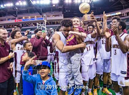 Thumbnail 3 in Linden vs. St. Anthony (NJSIAA Tournament of Champions Final) photogallery.