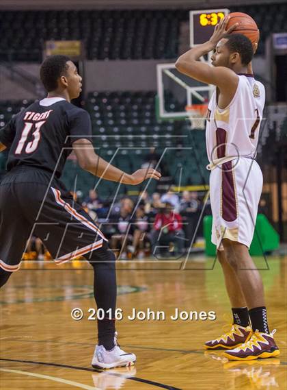 Thumbnail 3 in Linden vs. St. Anthony (NJSIAA Tournament of Champions Final) photogallery.