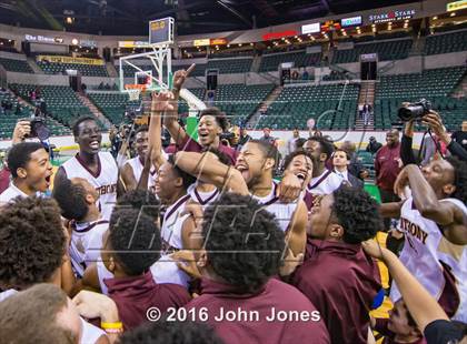 Thumbnail 3 in Linden vs. St. Anthony (NJSIAA Tournament of Champions Final) photogallery.