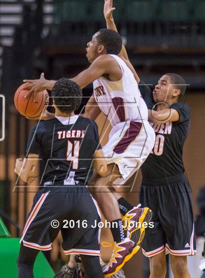 Thumbnail 2 in Linden vs. St. Anthony (NJSIAA Tournament of Champions Final) photogallery.