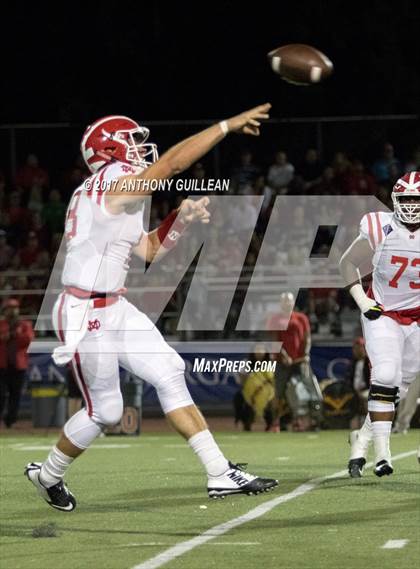 Thumbnail 2 in Santa Margarita vs. Mater Dei photogallery.