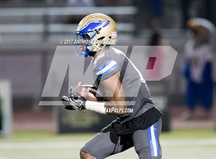 Thumbnail 1 in Santa Margarita vs. Mater Dei photogallery.