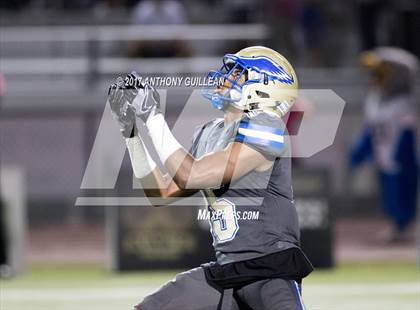 Thumbnail 3 in Santa Margarita vs. Mater Dei photogallery.