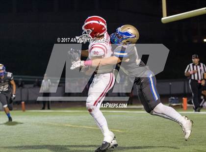 Thumbnail 1 in Santa Margarita vs. Mater Dei photogallery.