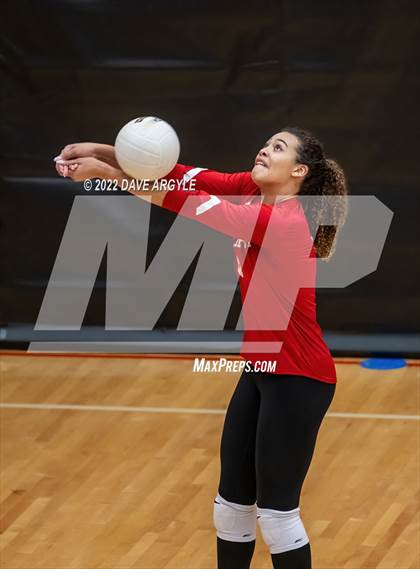 Thumbnail 2 in Maple Mountain vs. Bountiful (Rocky Mountain Champions Classic) photogallery.