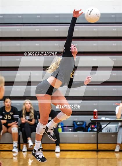 Thumbnail 2 in Maple Mountain vs. Bountiful (Rocky Mountain Champions Classic) photogallery.