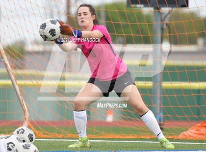 Thumbnail 2 in Reagan vs. Vandegrift (UIL 6A Area Playoff) photogallery.