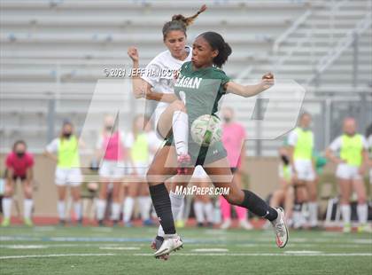 Thumbnail 1 in Reagan vs. Vandegrift (UIL 6A Area Playoff) photogallery.