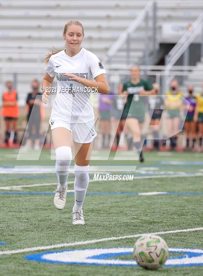 Thumbnail 2 in Reagan vs. Vandegrift (UIL 6A Area Playoff) photogallery.