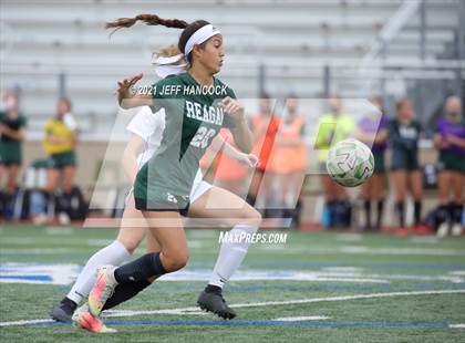 Thumbnail 2 in Reagan vs. Vandegrift (UIL 6A Area Playoff) photogallery.