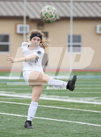 Thumbnail 3 in Reagan vs. Vandegrift (UIL 6A Area Playoff) photogallery.