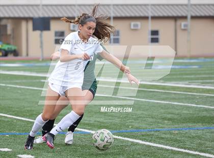 Thumbnail 3 in Reagan vs. Vandegrift (UIL 6A Area Playoff) photogallery.