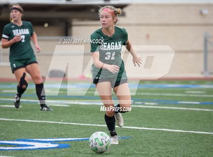 Thumbnail 3 in Reagan vs. Vandegrift (UIL 6A Area Playoff) photogallery.