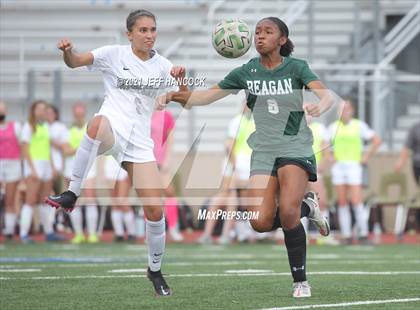 Thumbnail 3 in Reagan vs. Vandegrift (UIL 6A Area Playoff) photogallery.