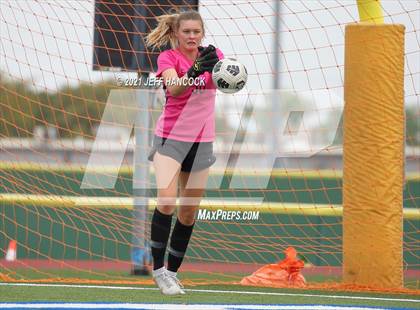 Thumbnail 3 in Reagan vs. Vandegrift (UIL 6A Area Playoff) photogallery.