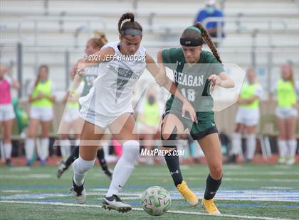 Thumbnail 2 in Reagan vs. Vandegrift (UIL 6A Area Playoff) photogallery.