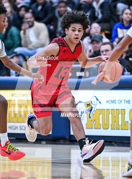 Thumbnail 1 in Reading @ Muhlenberg photogallery.