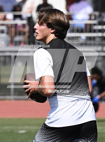 Thumbnail 2 in Serra vs. Carlsbad (Brave 8 Invitational) photogallery.