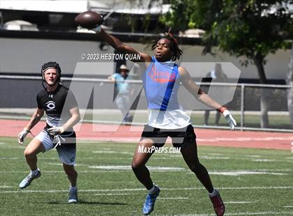 Thumbnail 2 in Serra vs. Carlsbad (Brave 8 Invitational) photogallery.