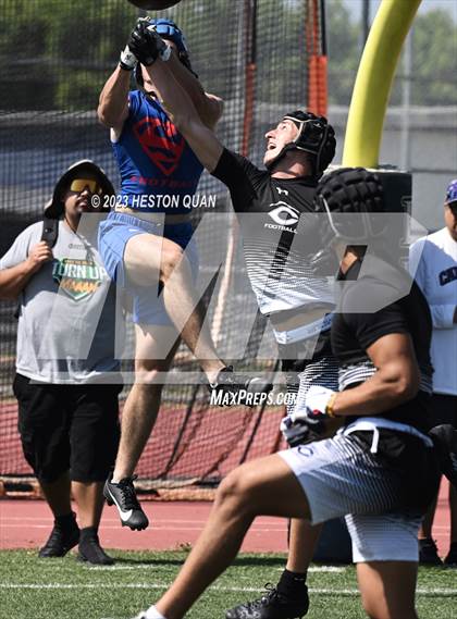 Thumbnail 2 in Serra vs. Carlsbad (Brave 8 Invitational) photogallery.