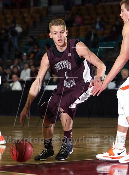 Thumbnail 3 in Lewis-Palmer vs. Cheyenne Mountain (CHSAA 4A Great 8) photogallery.