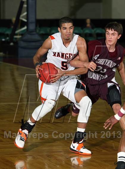 Thumbnail 2 in Lewis-Palmer vs. Cheyenne Mountain (CHSAA 4A Great 8) photogallery.