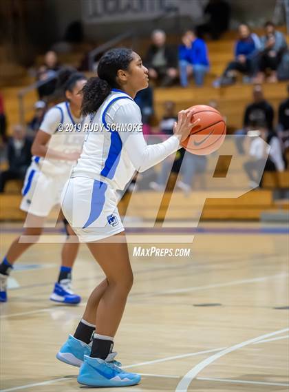 Thumbnail 3 in Highlands Ranch @ La Jolla Country Day (Sweet 16 Invitational) photogallery.