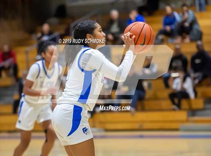 Thumbnail 3 in Highlands Ranch @ La Jolla Country Day (Sweet 16 Invitational) photogallery.