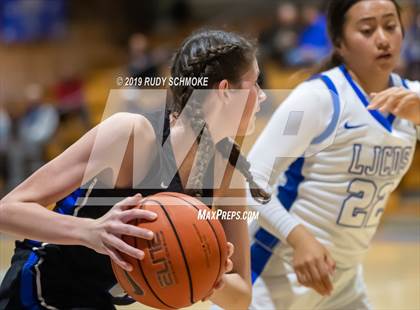 Thumbnail 2 in Highlands Ranch @ La Jolla Country Day (Sweet 16 Invitational) photogallery.