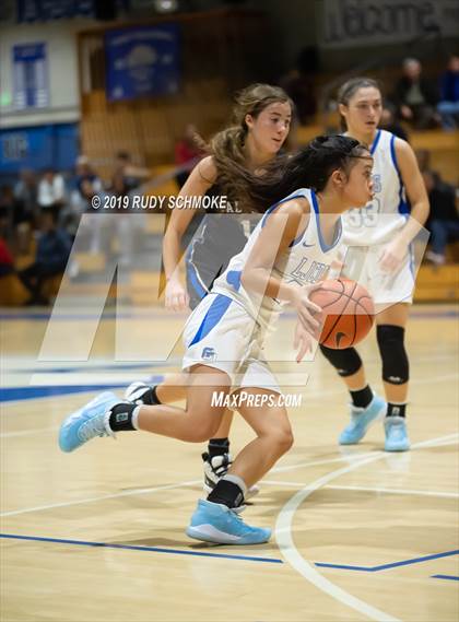 Thumbnail 2 in Highlands Ranch @ La Jolla Country Day (Sweet 16 Invitational) photogallery.