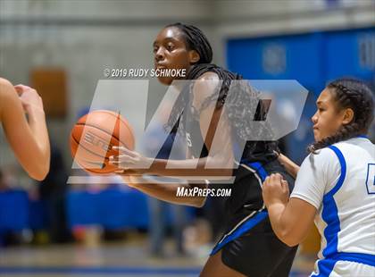 Thumbnail 2 in Highlands Ranch @ La Jolla Country Day (Sweet 16 Invitational) photogallery.