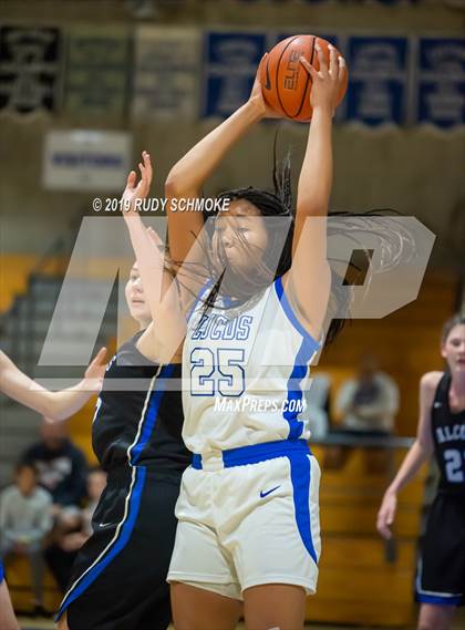 Thumbnail 2 in Highlands Ranch @ La Jolla Country Day (Sweet 16 Invitational) photogallery.
