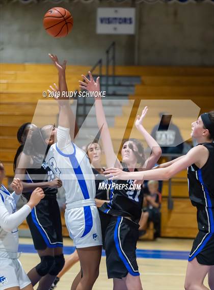 Thumbnail 3 in Highlands Ranch @ La Jolla Country Day (Sweet 16 Invitational) photogallery.