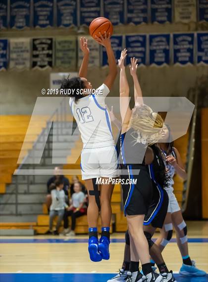 Thumbnail 2 in Highlands Ranch @ La Jolla Country Day (Sweet 16 Invitational) photogallery.