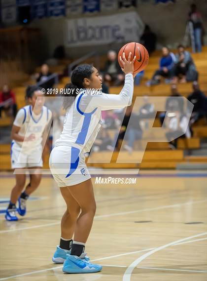 Thumbnail 2 in Highlands Ranch @ La Jolla Country Day (Sweet 16 Invitational) photogallery.