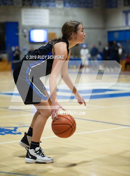 Thumbnail 2 in Highlands Ranch @ La Jolla Country Day (Sweet 16 Invitational) photogallery.
