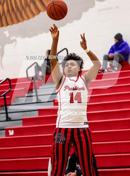 Thumbnail 3 in Walnut Ridge vs Marion Harding (OHSAA D3 Central 1 District Semifinal) photogallery.