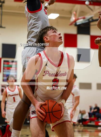 Thumbnail 2 in Walnut Ridge vs Marion Harding (OHSAA D3 Central 1 District Semifinal) photogallery.