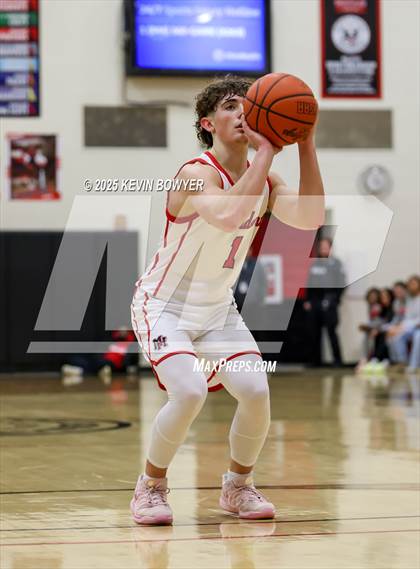 Thumbnail 1 in Walnut Ridge vs Marion Harding (OHSAA D3 Central 1 District Semifinal) photogallery.